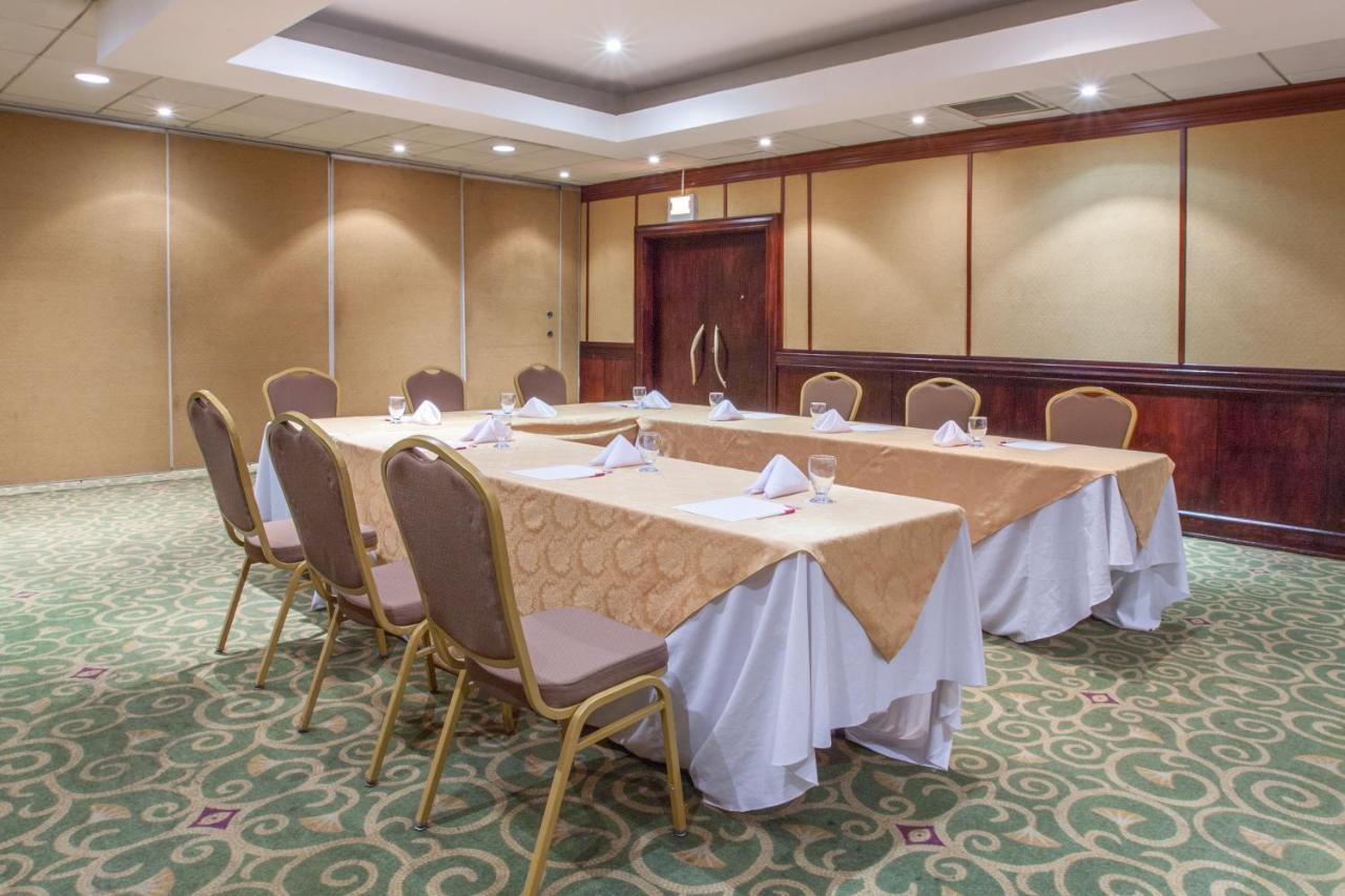 Crowne Plaza San Pedro Sula Hotell Exteriör bild
